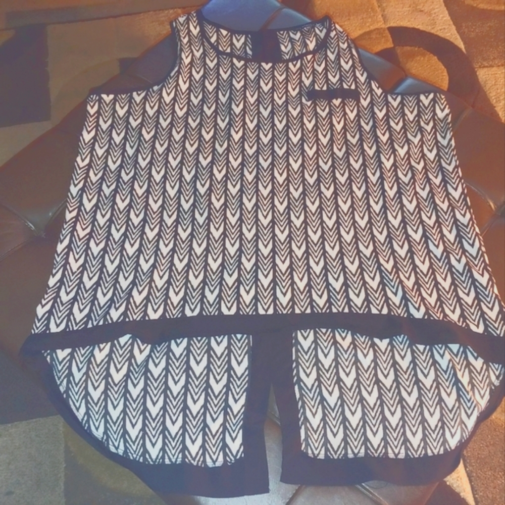 High low blouse in black and white tribal print size 3XL brand Rainbowshop.com
